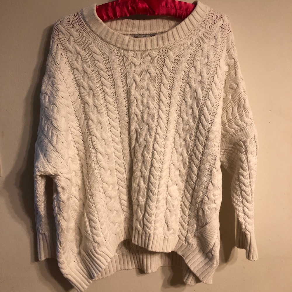 Zara white sweater!💟
